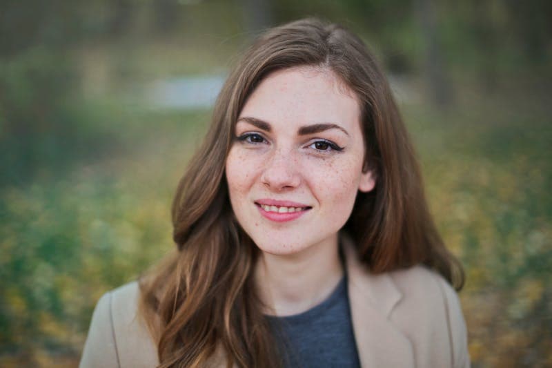 Ayşe Yılmaz - Üniversite Öğrencisi - Online Fransızca Kurs Öğrenci Yorumu
